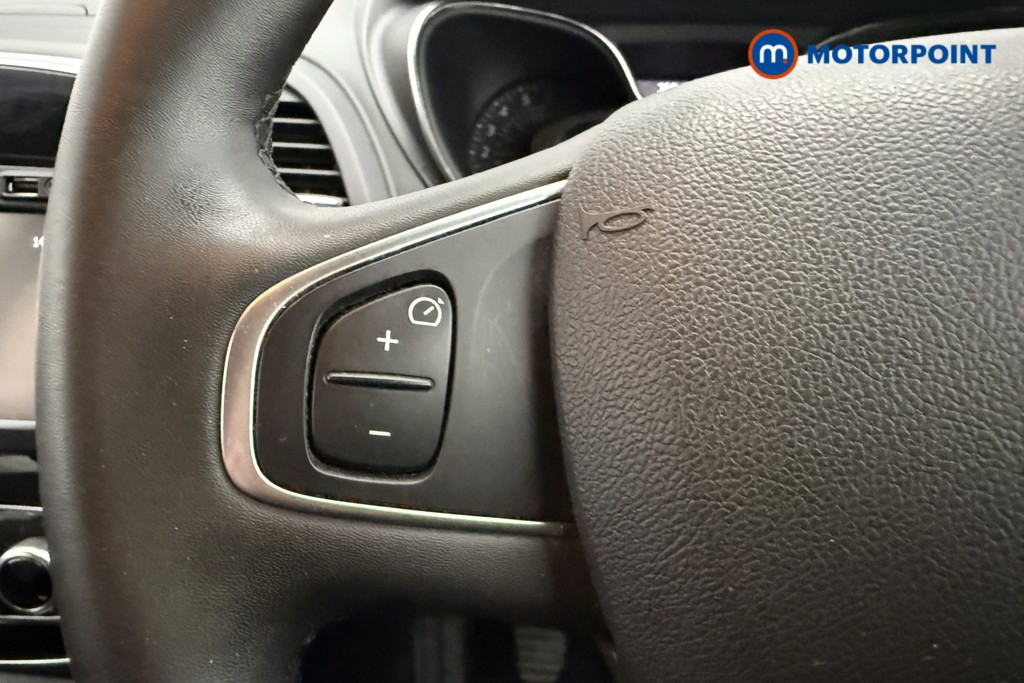 Renault Captur Iconic Manual Petrol SUV - Stock Number (1609883) - 13th supplementary image