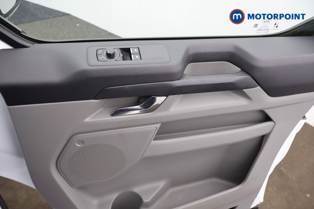 Ford Transit Custom Limited Automatic Diesel Standard Roof Minibus - Stock Number (1610190) - 12th supplementary image