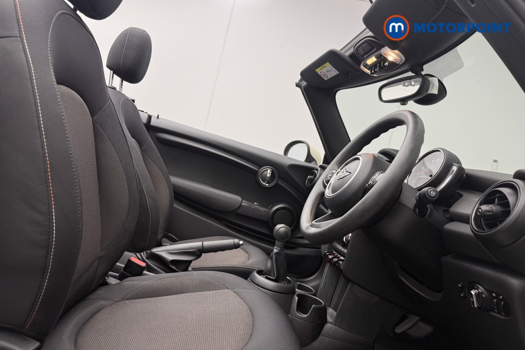 Mini Convertible Cooper Manual Petrol Convertible - Stock Number (1612924) - 7th supplementary image