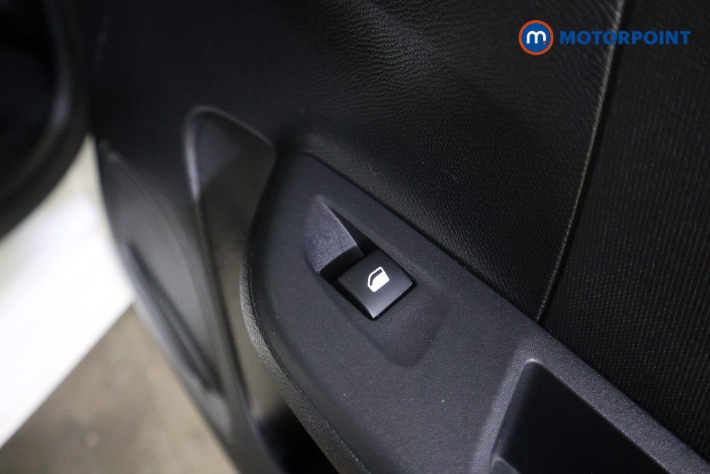 Vauxhall Corsa Design Automatic Petrol Hatchback - Stock Number (1614728) - 17th supplementary image