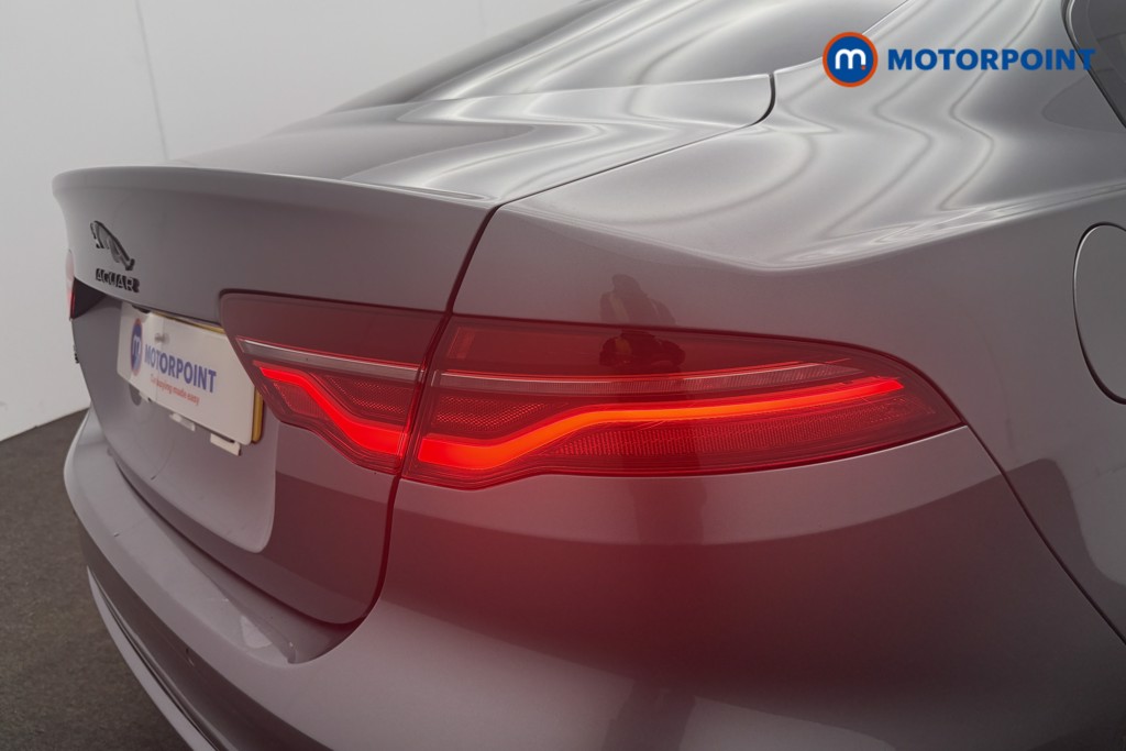 Jaguar XE R-Dynamic Black Automatic Diesel Saloon - Stock Number (1615163) - 17th supplementary image