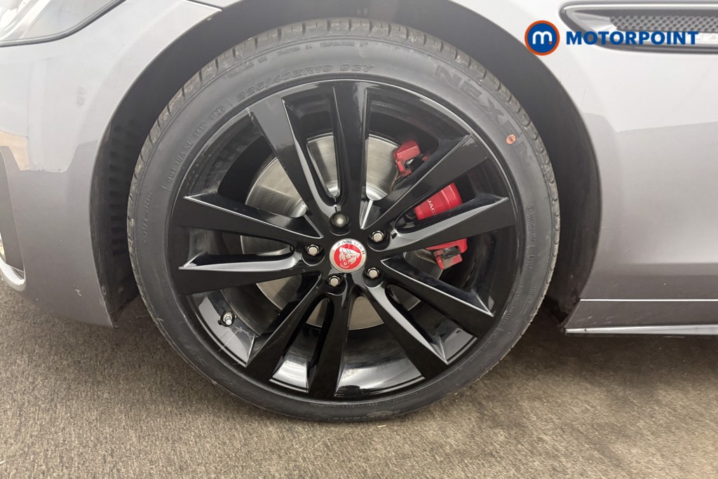 Jaguar XE R-Dynamic Black Automatic Diesel Saloon - Stock Number (1615163) - 24th supplementary image