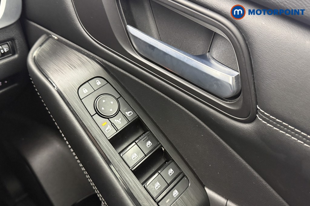 Nissan Qashqai N-Connecta Manual Petrol SUV - Stock Number (1617654) - 11th supplementary image