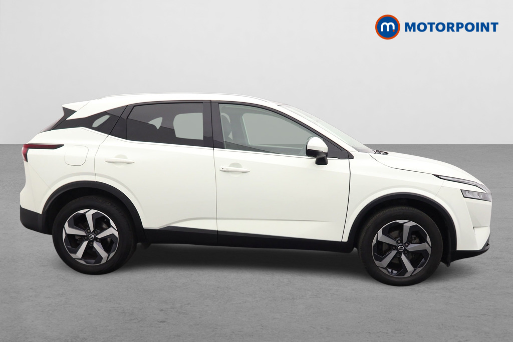 Nissan Qashqai N-Connecta Manual Petrol SUV - Stock Number (1617654) - Drivers side