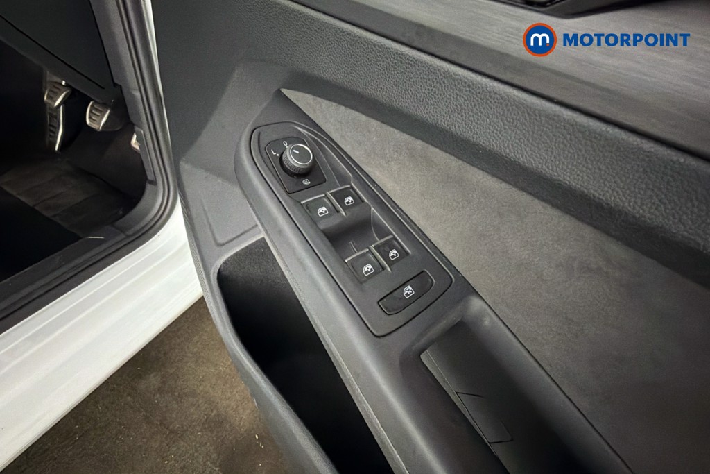 Volkswagen Golf Style Edition Manual Petrol Hatchback - Stock Number (1617964) - 20th supplementary image