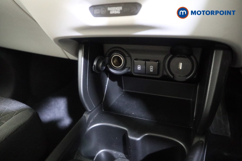 Suzuki Swift Motion Manual Petrol Hatchback - Stock Number (1619121) - 8th supplementary image