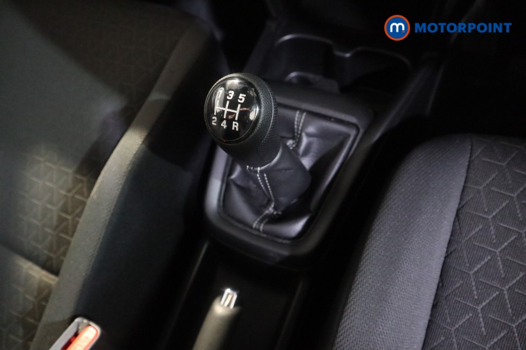 Suzuki Swift Motion Manual Petrol Hatchback - Stock Number (1619121) - 9th supplementary image