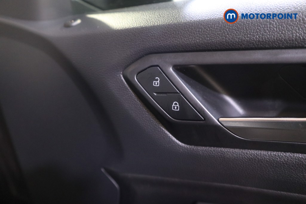 Volkswagen T-Roc R-Line Manual Diesel SUV - Stock Number (1622058) - 14th supplementary image