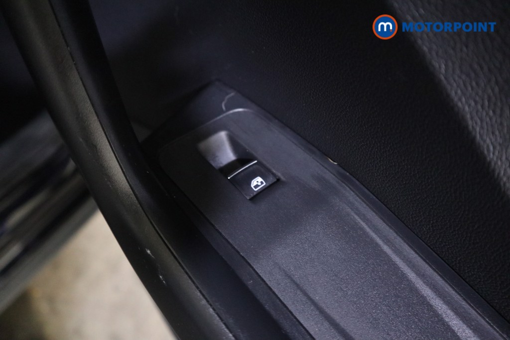 Volkswagen T-Roc R-Line Manual Diesel SUV - Stock Number (1622058) - 23rd supplementary image