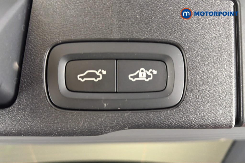 Volvo Xc60 Ultimate Black Edition Automatic Petrol SUV - Stock Number (1624633) - 35th supplementary image