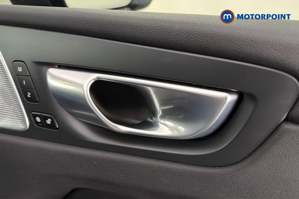 Volvo Xc60 Ultimate Black Edition Automatic Petrol SUV - Stock Number (1624633) - 42nd supplementary image