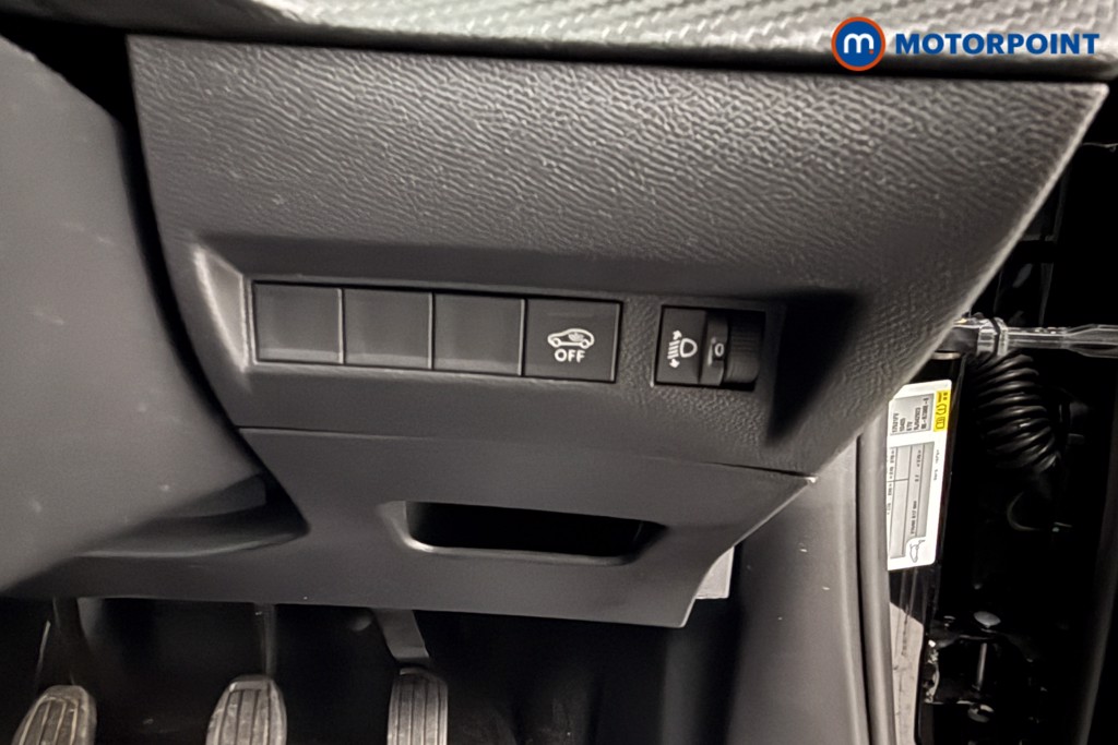 Peugeot 2008 Allure Manual Petrol SUV - Stock Number (1624944) - 5th supplementary image