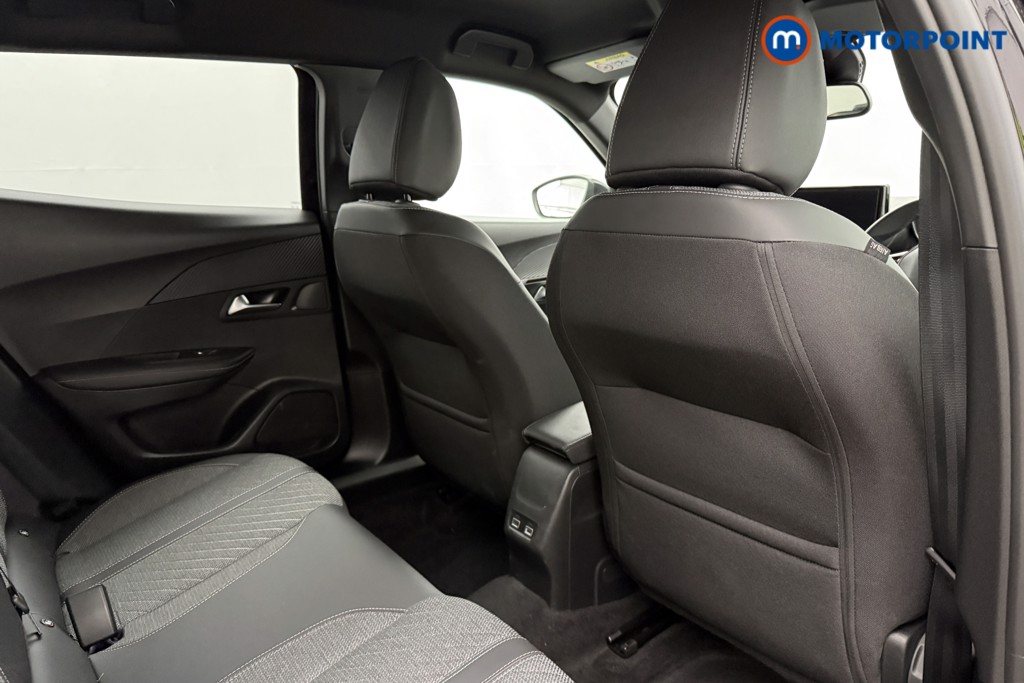 Peugeot 2008 Allure Manual Petrol SUV - Stock Number (1624944) - 17th supplementary image