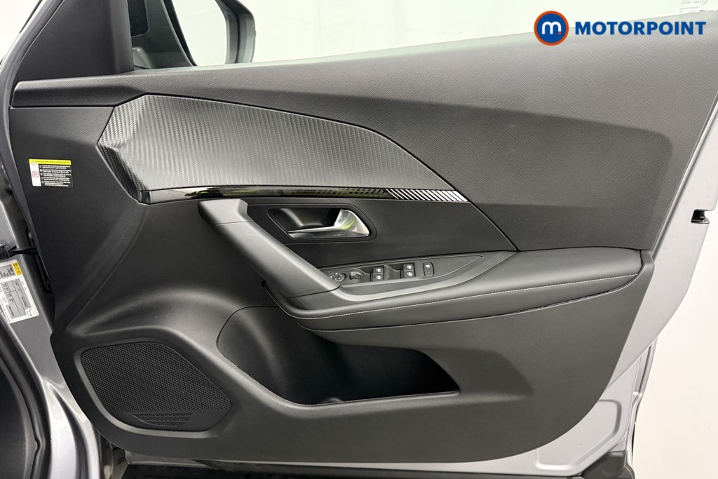 Peugeot 2008 Allure Manual Petrol SUV - Stock Number (1624945) - 14th supplementary image