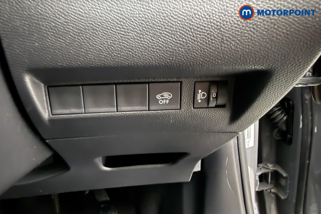 Peugeot 2008 Allure Manual Petrol SUV - Stock Number (1624960) - 5th supplementary image