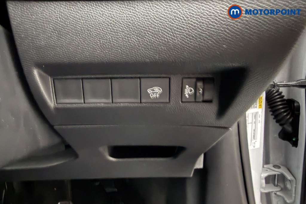 Peugeot 2008 Allure Manual Petrol SUV - Stock Number (1624998) - 5th supplementary image