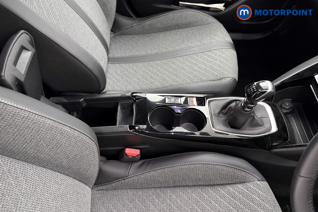 Peugeot 2008 Allure Manual Petrol SUV - Stock Number (1624998) - 13th supplementary image