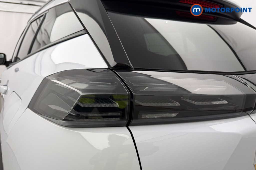 Peugeot 2008 Allure Manual Petrol SUV - Stock Number (1624998) - 21st supplementary image