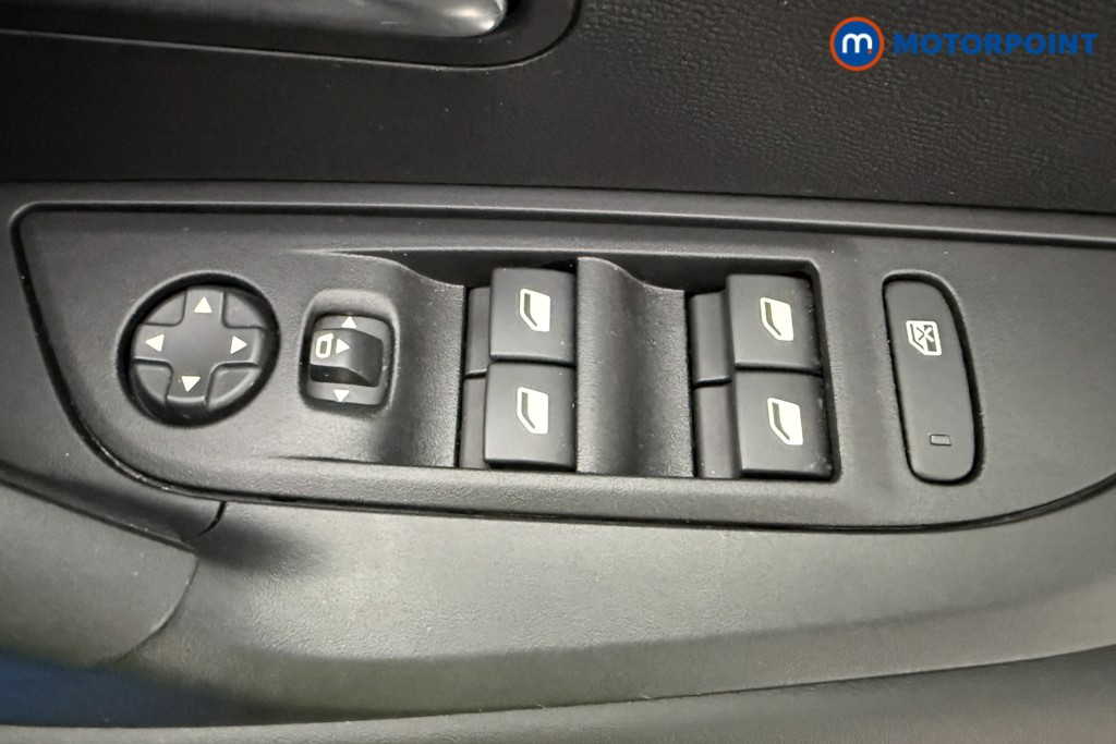 Peugeot 2008 Allure Manual Petrol SUV - Stock Number (1625013) - 16th supplementary image