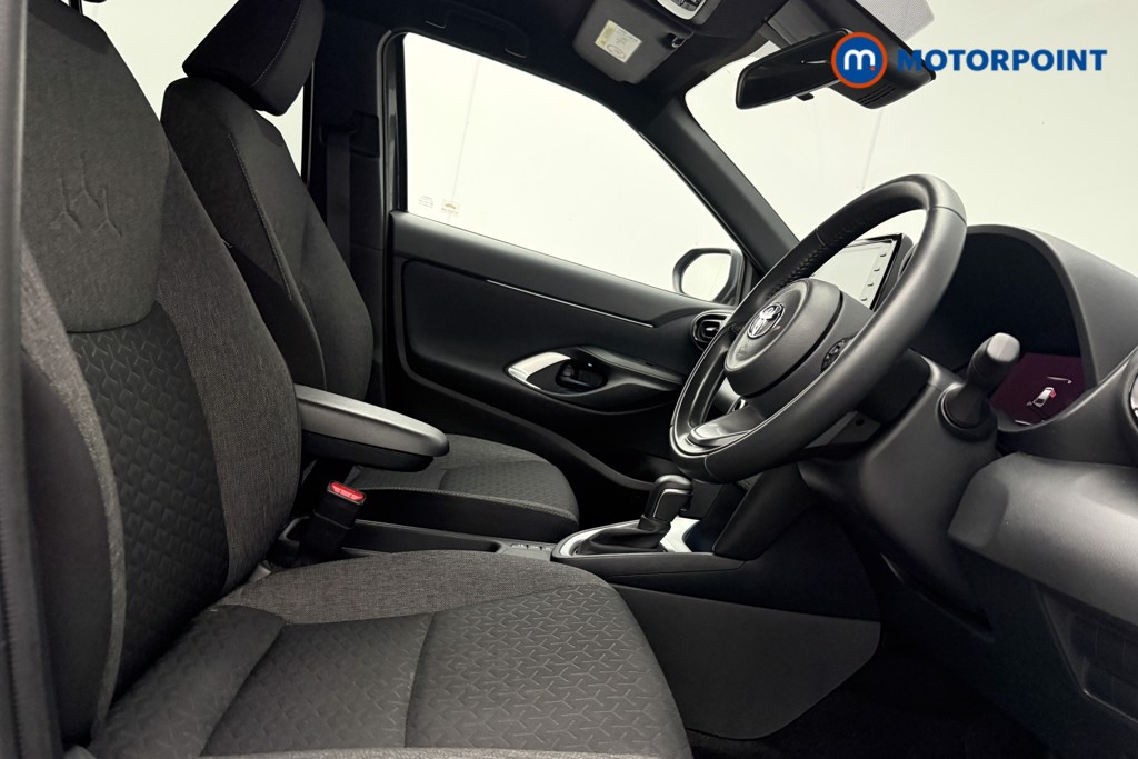 Toyota Yaris Cross Design Automatic Petrol-Electric Hybrid Estate - Stock Number (1625811) - 7th supplementary image