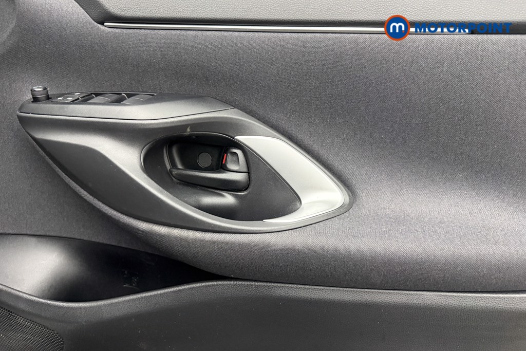 Toyota Yaris Cross Design Automatic Petrol-Electric Hybrid Estate - Stock Number (1625811) - 17th supplementary image