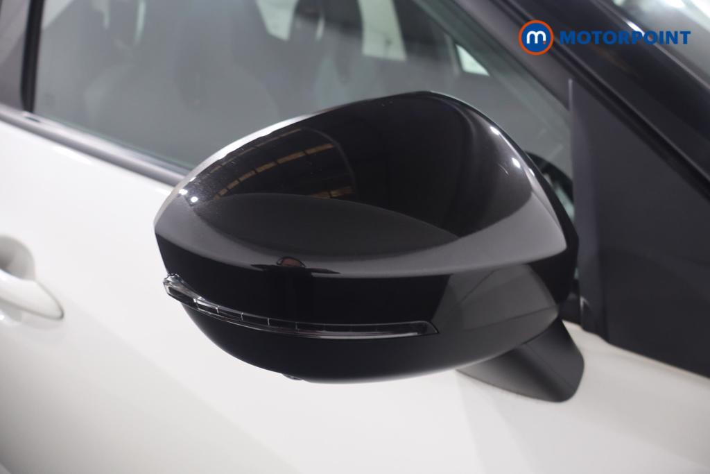 Nissan Juke Tekna Automatic Petrol SUV - Stock Number (1625992) - 23rd supplementary image