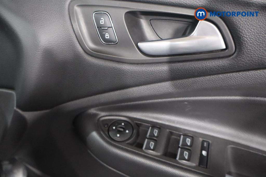 Ford Kuga St-Line Manual Diesel SUV - Stock Number (1626379) - 9th supplementary image