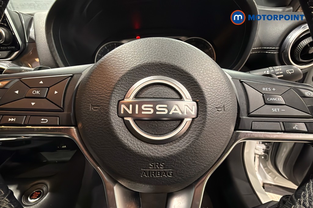 Nissan Juke N-Connecta Automatic Petrol SUV - Stock Number (1626491) - 5th supplementary image