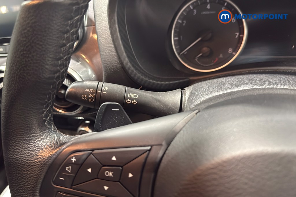 Nissan Juke N-Connecta Automatic Petrol SUV - Stock Number (1626491) - 6th supplementary image