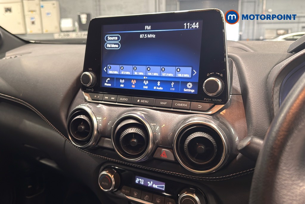 Nissan Juke N-Connecta Automatic Petrol SUV - Stock Number (1626491) - 9th supplementary image