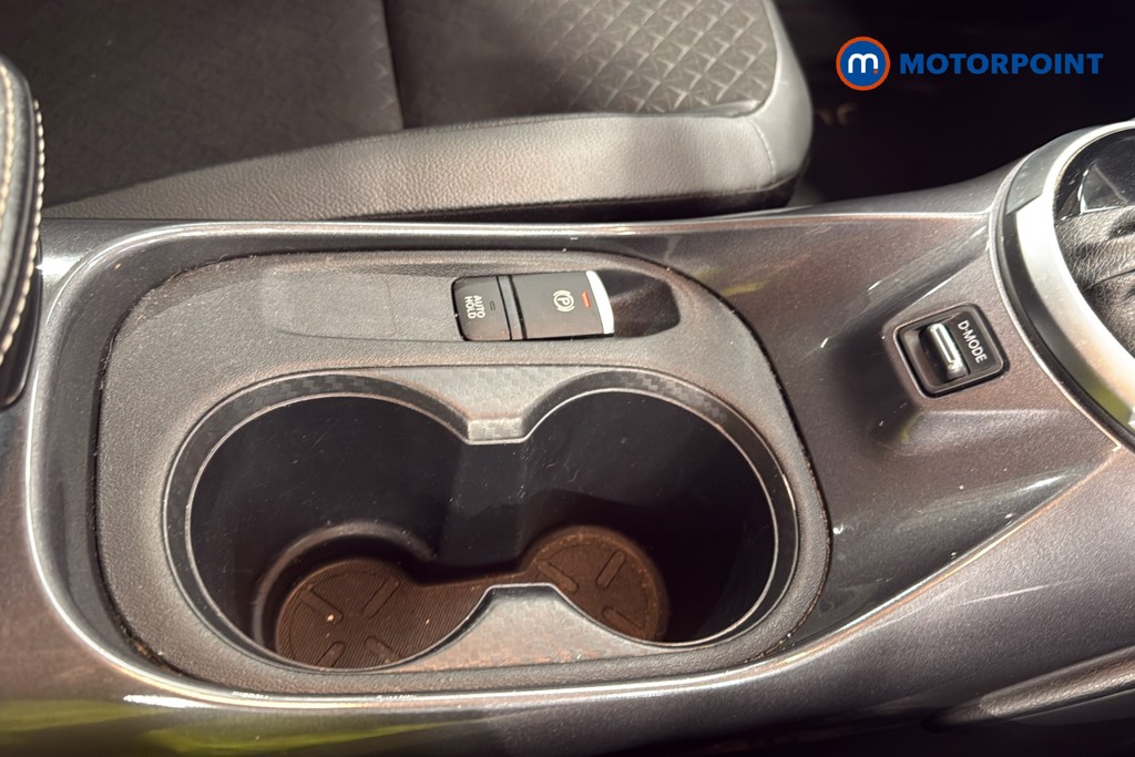 Nissan Juke N-Connecta Automatic Petrol SUV - Stock Number (1626491) - 16th supplementary image