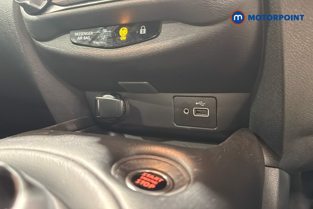 Nissan Juke N-Connecta Automatic Petrol SUV - Stock Number (1626491) - 17th supplementary image