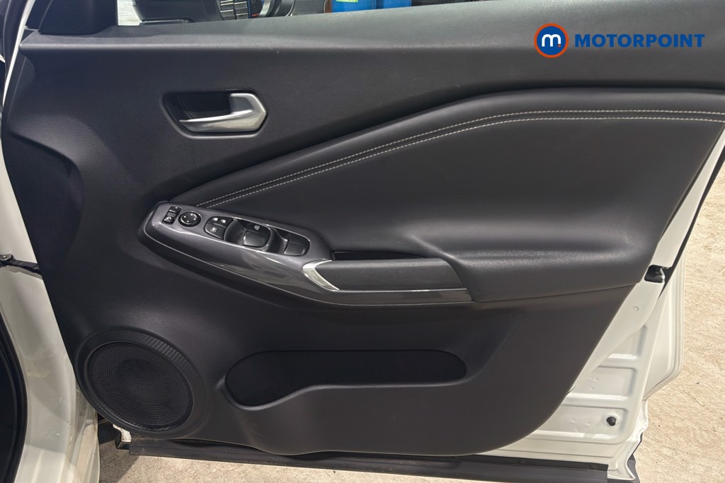 Nissan Juke N-Connecta Automatic Petrol SUV - Stock Number (1626491) - 19th supplementary image