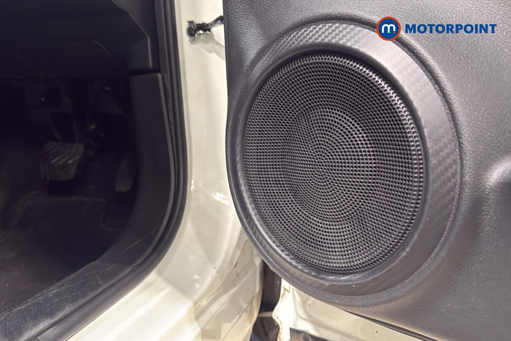 Nissan Juke N-Connecta Automatic Petrol SUV - Stock Number (1626491) - 21st supplementary image