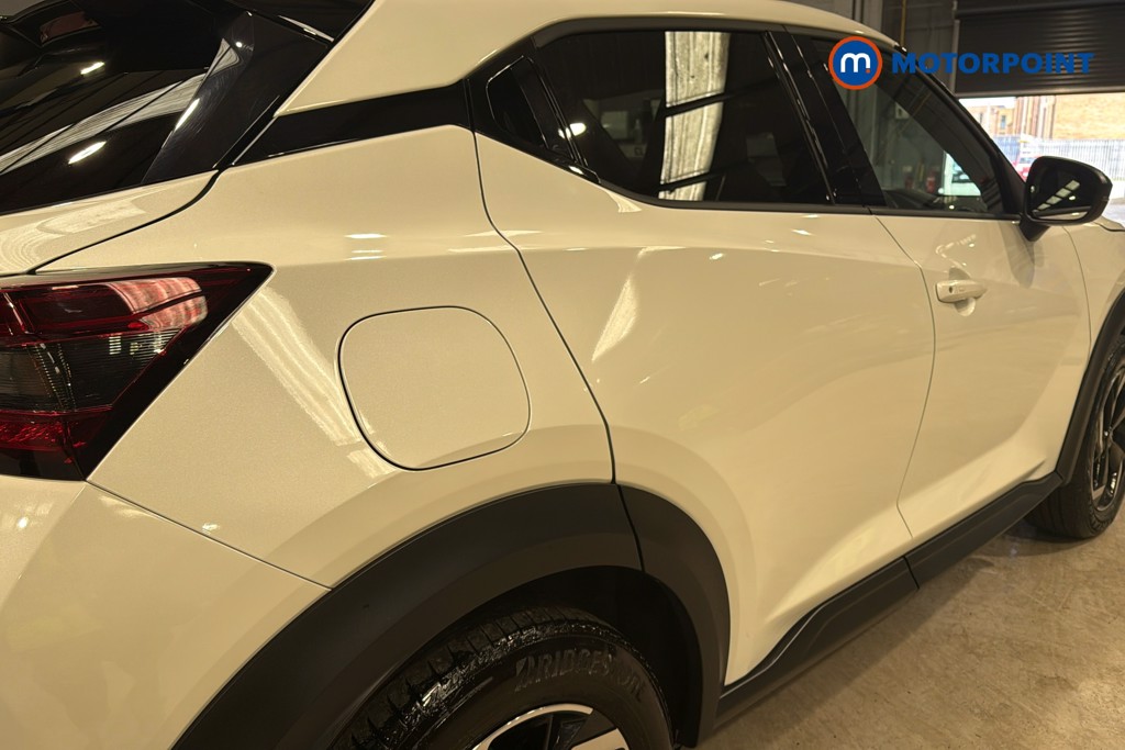 Nissan Juke N-Connecta Automatic Petrol SUV - Stock Number (1626491) - 41st supplementary image
