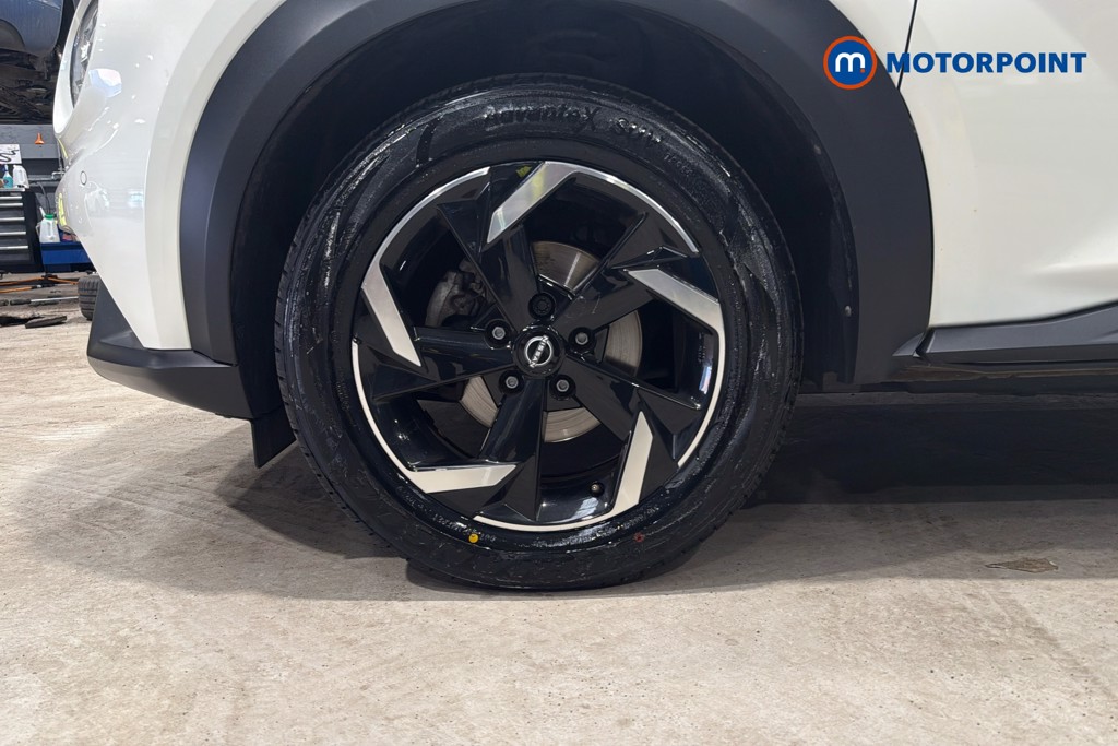 Nissan Juke N-Connecta Automatic Petrol SUV - Stock Number (1626491) - 47th supplementary image