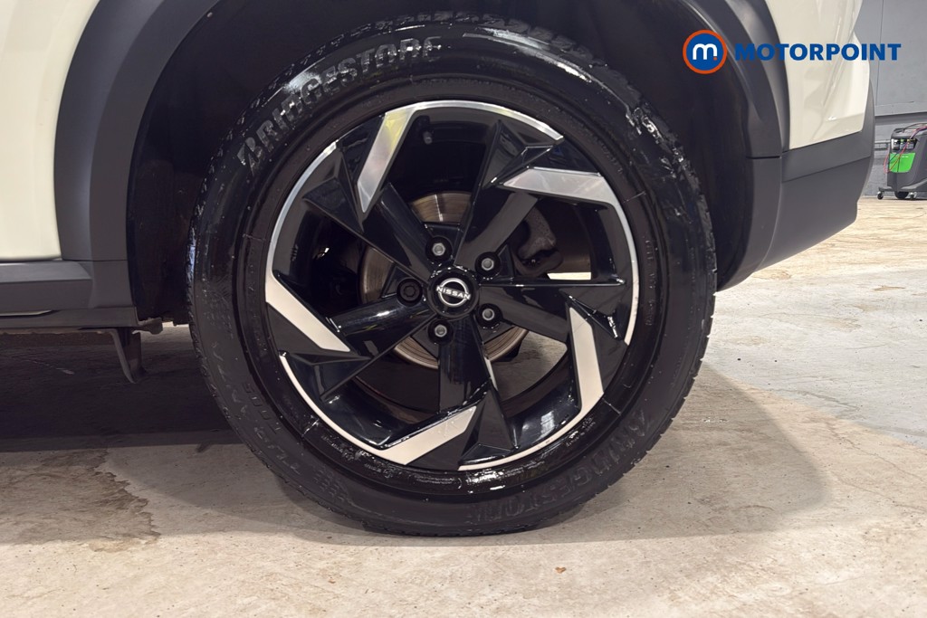 Nissan Juke N-Connecta Automatic Petrol SUV - Stock Number (1626491) - 48th supplementary image
