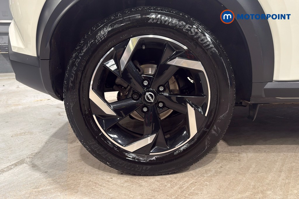 Nissan Juke N-Connecta Automatic Petrol SUV - Stock Number (1626491) - 49th supplementary image