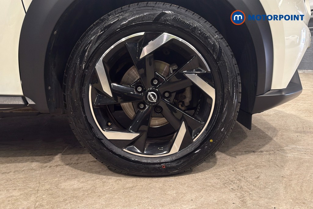 Nissan Juke N-Connecta Automatic Petrol SUV - Stock Number (1626491) - 50th supplementary image