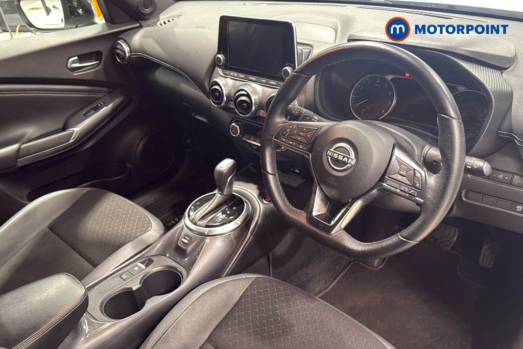 Nissan Juke N-Connecta Automatic Petrol SUV - Stock Number (1626491) - 1st supplementary image