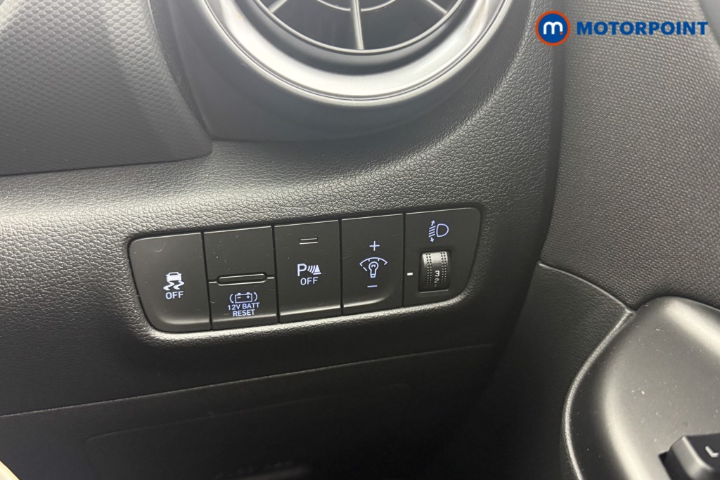 Hyundai Kona Se Connect Automatic Petrol-Electric Hybrid SUV - Stock Number (1626530) - 9th supplementary image