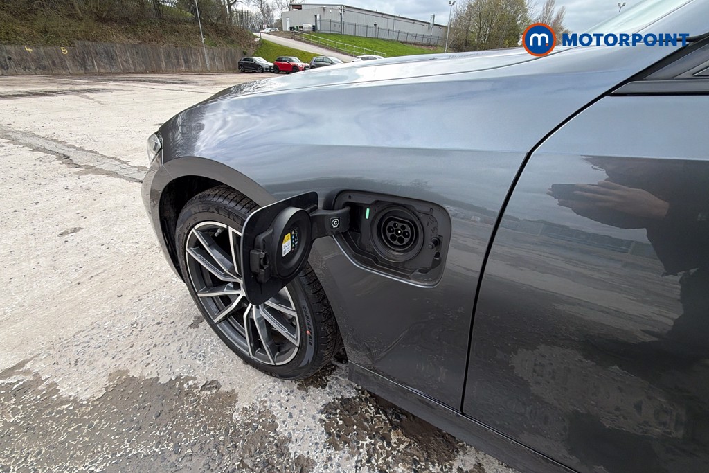 BMW 3 Series Sport Pro Automatic Petrol Plug-In Hybrid Saloon - Stock Number (1628060) - 41st supplementary image