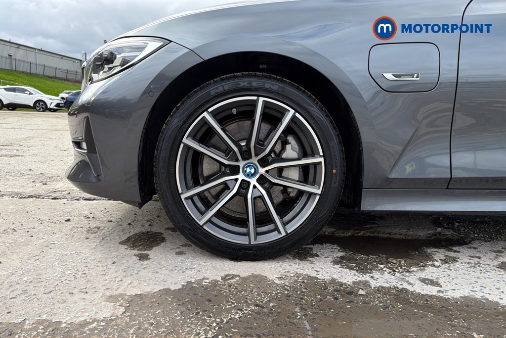 BMW 3 Series Sport Pro Automatic Petrol Plug-In Hybrid Saloon - Stock Number (1628060) - 47th supplementary image
