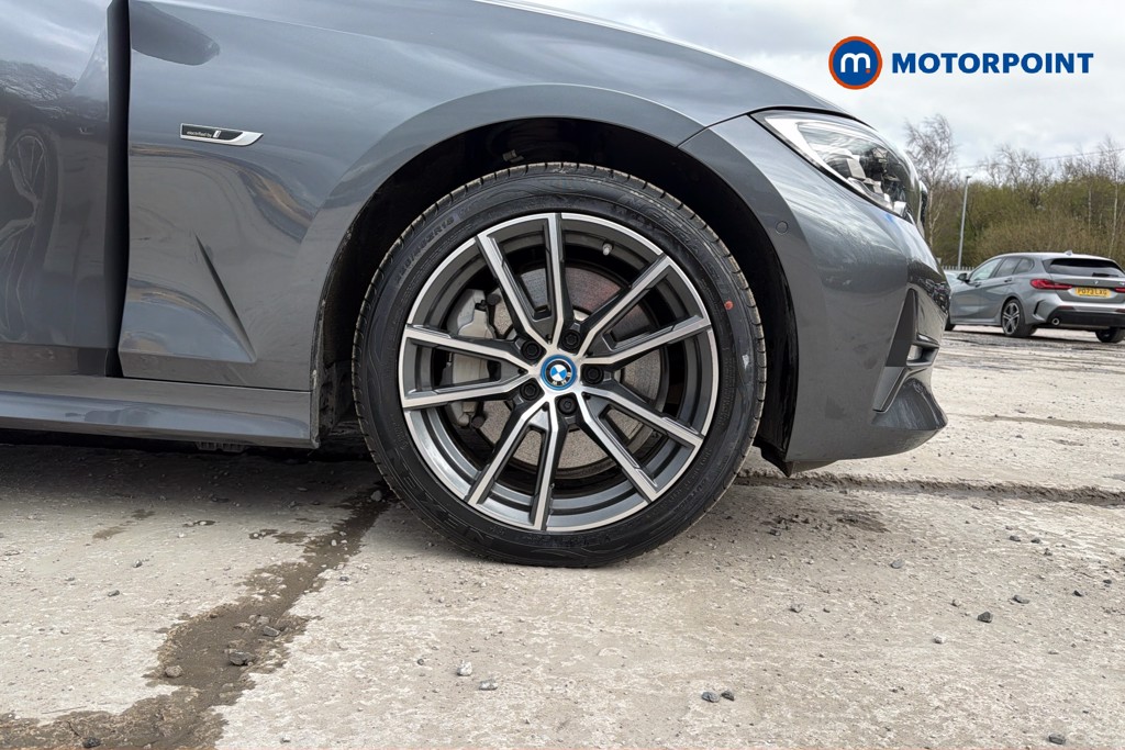 BMW 3 Series Sport Pro Automatic Petrol Plug-In Hybrid Saloon - Stock Number (1628060) - 50th supplementary image