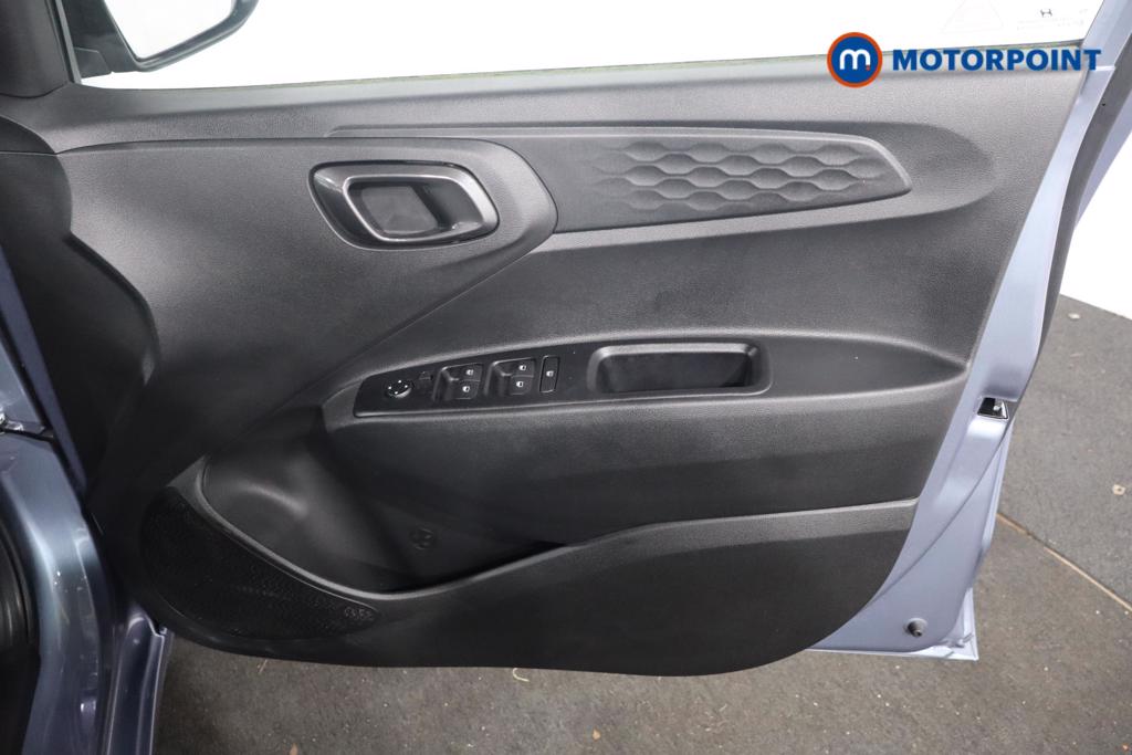 Hyundai I10 Advance Automatic Petrol Hatchback - Stock Number (1628146) - 9th supplementary image