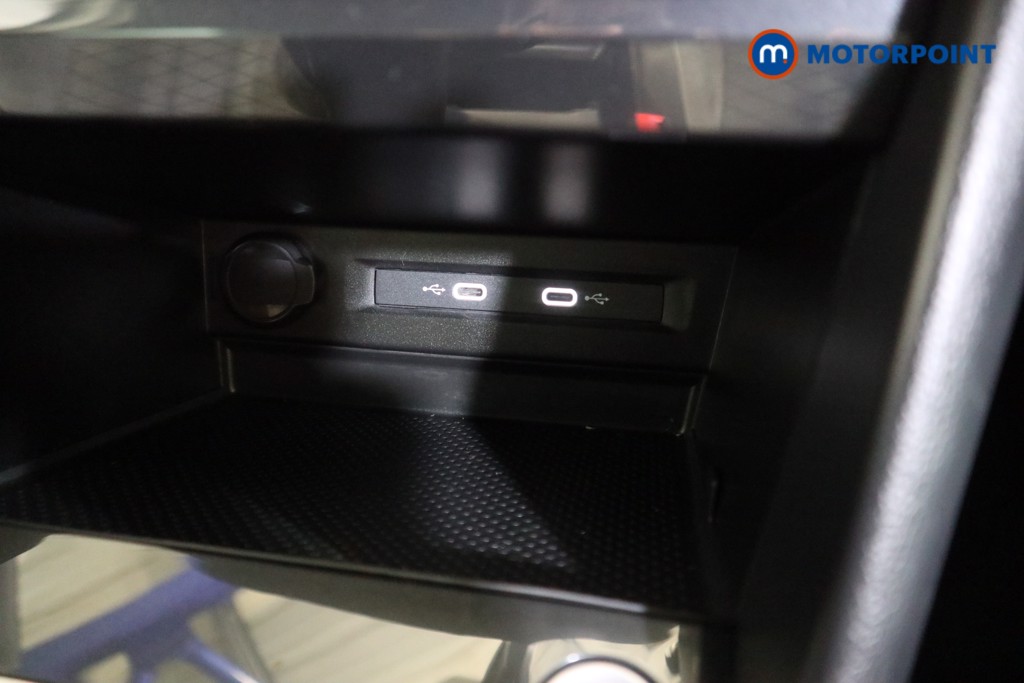 Volkswagen Tiguan R-Line Automatic Diesel SUV - Stock Number (1628542) - 9th supplementary image