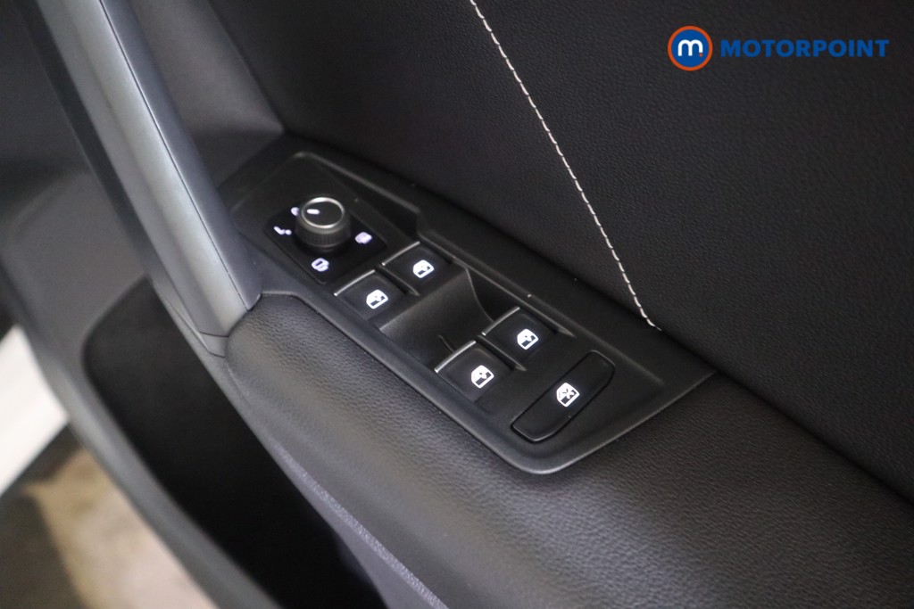 Volkswagen Tiguan R-Line Automatic Diesel SUV - Stock Number (1628542) - 17th supplementary image