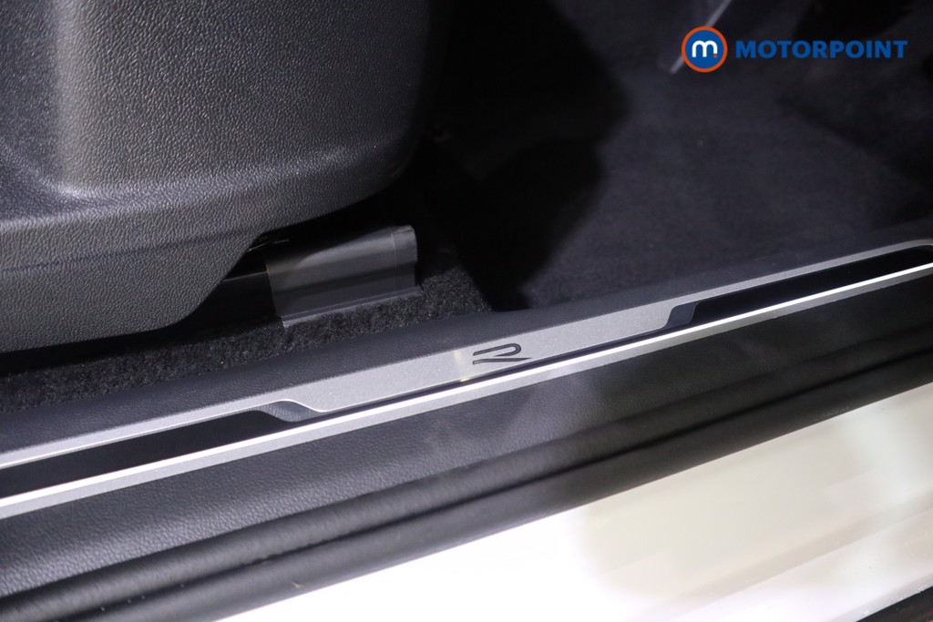 Volkswagen Tiguan R-Line Automatic Diesel SUV - Stock Number (1628542) - 18th supplementary image