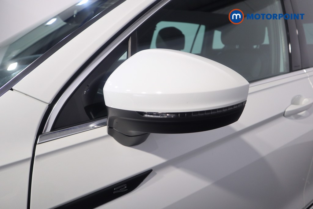 Volkswagen Tiguan R-Line Automatic Diesel SUV - Stock Number (1628542) - 38th supplementary image