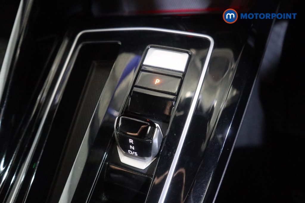 Volkswagen Golf R-Line Automatic Petrol Hatchback - Stock Number (1628949) - 9th supplementary image